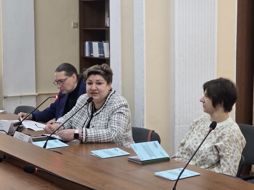 Ольга Бас: В преддверии Международного дня родного языка в Луганской академии культуры и искусств имени Михаила Матусовского прошла третья научно-практическая конференция «Феномен родного языка» Ольга Бас: В преддверии Международного дня родного языка в Луганской академии культуры и искусств имени Михаила Матусовского прошла третья научно-практическая конференция «Феномен родного языка»