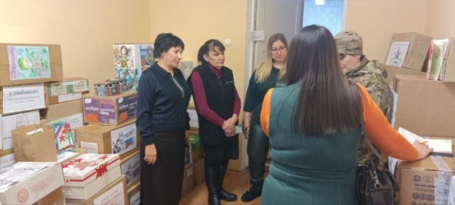 Андрей Рубанцов: В городе Ровеньки завершилась акция «ащитникам с любовью», инициатором которой выступил Совет женщин города Ровеньки "Союза женщин России" при активной поддержке неравнодушных граждан, детей, молодежи, а...