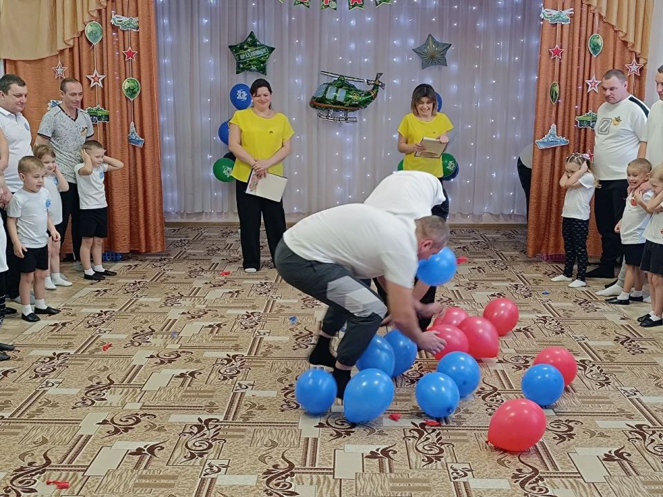 В преддверии праздника в ГБДОУ ЛНР «Беловодский ЯС №2 «Радуга» 19 февраля в средних, старшей и подготовительной к школе групп прошёл семейно-спортивный праздник, посвящённый Дню защитника Отечества В преддверии праздника в ГБДОУ ЛНР «Беловодский ЯС №2 «Радуга» 19 февраля в средних, старшей и подготовительной к школе групп прошёл семейно-спортивный праздник, посвящённый Дню защитника Отечества