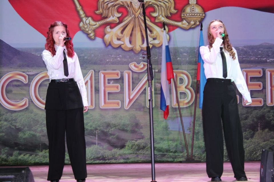 Виталий Коваленко: Сегодня в преддверии праздника в Беловодском районном доме культуры состоялся праздничный концерт, посвященный Дню защитника Отечества Виталий Коваленко: Сегодня в преддверии праздника в Беловодском районном доме культуры состоялся праздничный концерт, посвященный Дню защитника Отечества