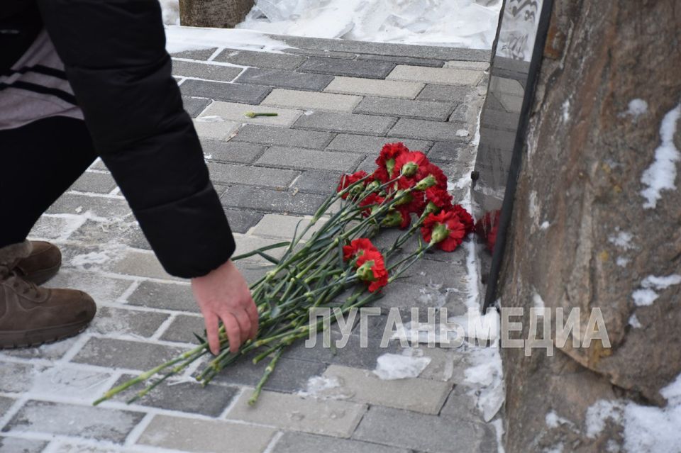 В Перевальске состоялся торжественный митинг, посвященный Дню защитника Отечества В Перевальске состоялся торжественный митинг, посвященный Дню защитника Отечества