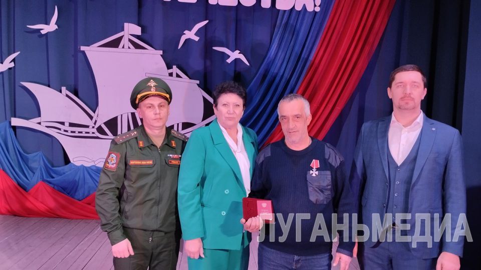 В Сватово состоялось праздничное мероприятие, посвященное Дню защитника Отечества В Сватово состоялось праздничное мероприятие, посвященное Дню защитника Отечества