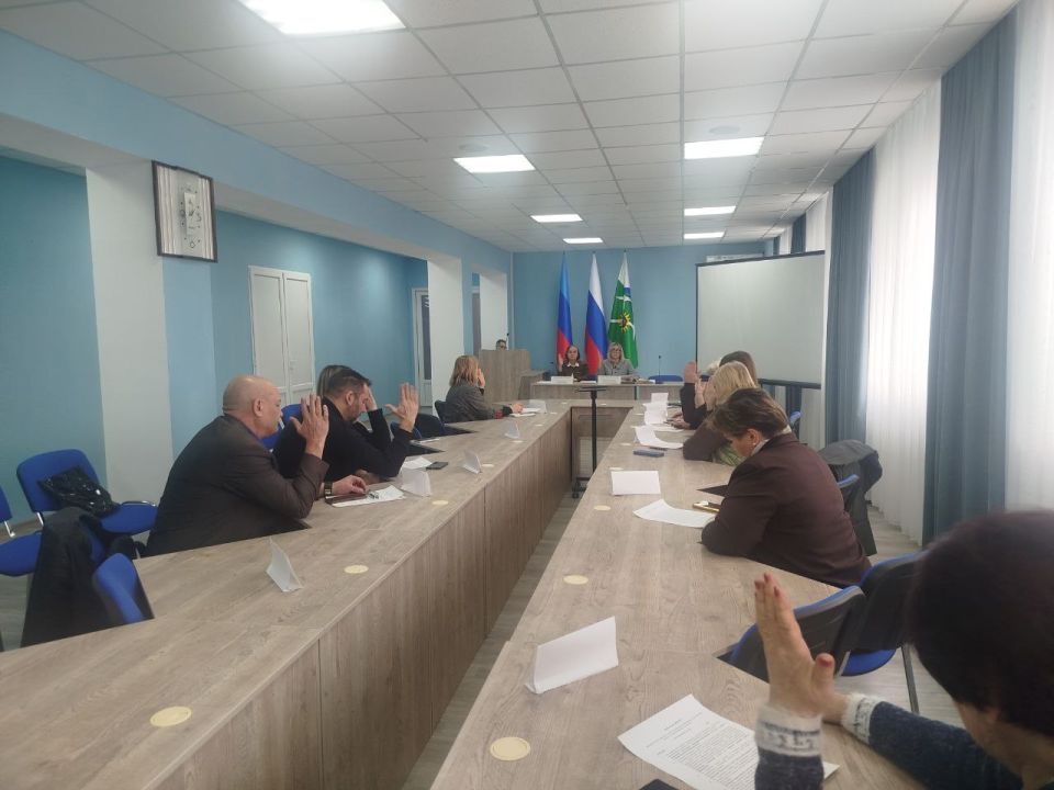 20 февраля в зале заседаний Администрации городского округа состоялось XLI внеочередное заседание Совета городского округа муниципальное образование городской округ город Брянка Луганской Народной Республики 20 февраля в зале заседаний Администрации городского округа состоялось XLI внеочередное заседание Совета городского округа муниципальное образование городской округ город Брянка Луганской Народной Республики