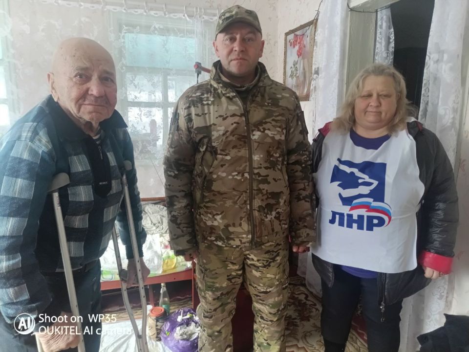 Начальник отдела по обеспечению жизнедеятельности пгт Бугаевка Виталий Нарыжний, совместно с членом первичного отделения Всероссийской политической партии "Единая Россия" № 18 пгт Бугаевка Натальей Мотковой, накануне Дня... Начальник отдела по обеспечению жизнедеятельности пгт Бугаевка Виталий Нарыжний, совместно с членом первичного отделения Всероссийской политической партии "Единая Россия" № 18 пгт Бугаевка Натальей Мотковой, накануне Дня...