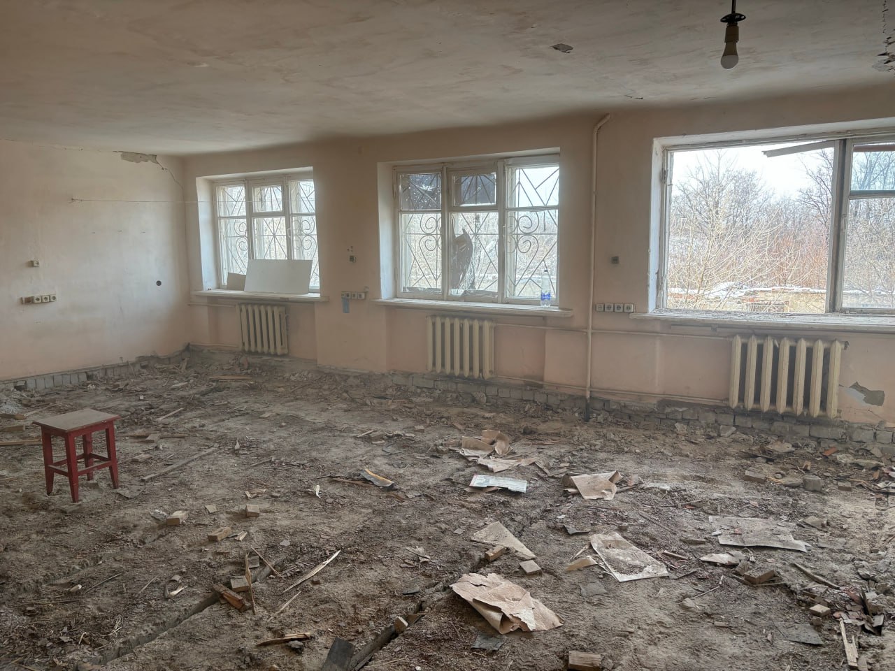 Временно исполняющий полномочия главы Краснолучского городского округа Олег Бабченко совершил рабочую поездку по объектам, где в настоящий момент ведутся восстановительные работы в рамках специального инфраструктурного... Временно исполняющий полномочия главы Краснолучского городского округа Олег Бабченко совершил рабочую поездку по объектам, где в настоящий момент ведутся восстановительные работы в рамках специального инфраструктурного...