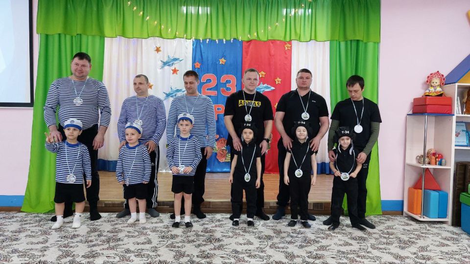 В преддверии Дня Защитника Отечества в ГБДОУ ЛНР «Беловодский ясли-сад №3 «Родничок» прошло спортивное мероприятие «Отец и сын – великая сила!» для детей старшего дошкольного возраста и их родителей В преддверии Дня Защитника Отечества в ГБДОУ ЛНР «Беловодский ясли-сад №3 «Родничок» прошло спортивное мероприятие «Отец и сын – великая сила!» для детей старшего дошкольного возраста и их родителей