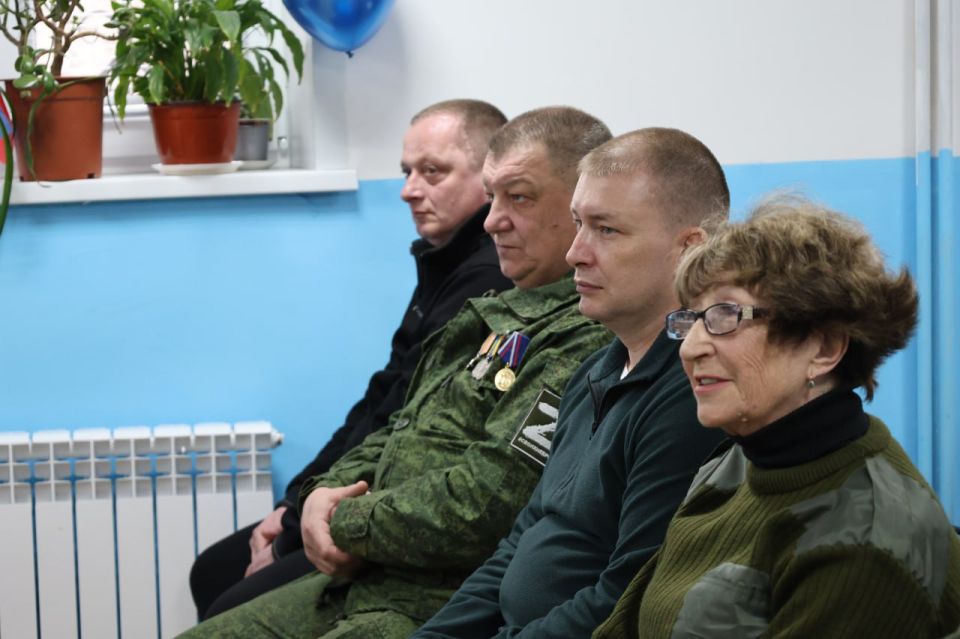 В преддверии Дня защитника Отечества «Единая Россия» организовала праздничный концерт в Рубежном В преддверии Дня защитника Отечества «Единая Россия» организовала праздничный концерт в Рубежном