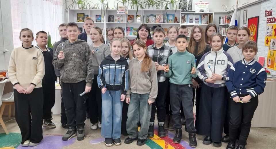 В преддверии Дня защитника Отечества в "Библиотечном филиале для детей МБУ " МЦБС" для детей 5-А класса "Марковской гимназии" прошел литературно-игровой час: "Стоит на страже Родины солдат" В преддверии Дня защитника Отечества в "Библиотечном филиале для детей МБУ " МЦБС" для детей 5-А класса "Марковской гимназии" прошел литературно-игровой час: "Стоит на страже Родины солдат"