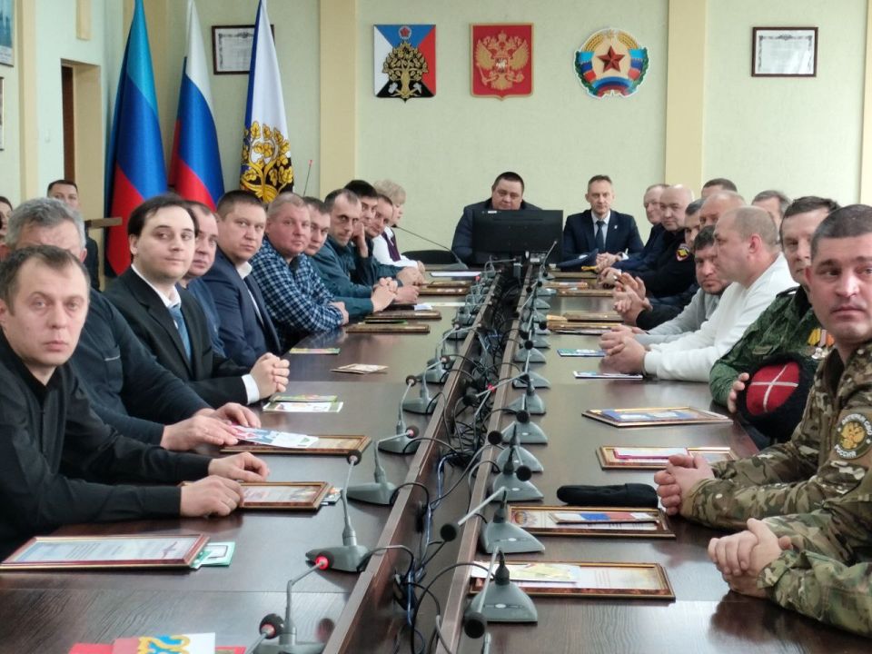 Чествование Героев: В Ровеньках отметили участников СВО в преддверии Дня защитника Отечества Чествование Героев: В Ровеньках отметили участников СВО в преддверии Дня защитника Отечества