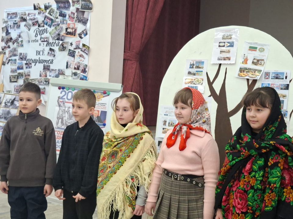 В стенах Антрацитовской школы №9 состоялось значимое событие – "Открытие года единства народов России", которое было приурочено к народному празднику Масленицы В стенах Антрацитовской школы №9 состоялось значимое событие – "Открытие года единства народов России", которое было приурочено к народному празднику Масленицы