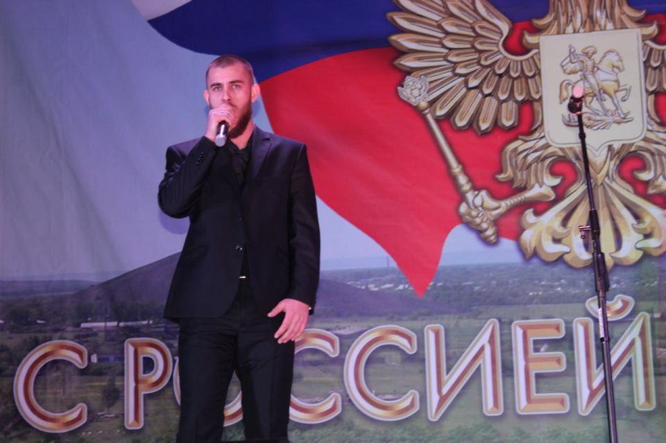 Виталий Коваленко: Сегодня в преддверии праздника в Беловодском районном доме культуры состоялся праздничный концерт, посвященный Дню защитника Отечества Виталий Коваленко: Сегодня в преддверии праздника в Беловодском районном доме культуры состоялся праздничный концерт, посвященный Дню защитника Отечества