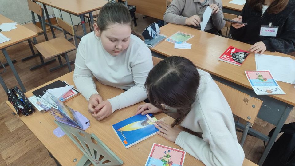 В Славяносербской школе состоялся литературно-поэтический час «Не возвращаться не могу» В Славяносербской школе состоялся литературно-поэтический час «Не возвращаться не могу»