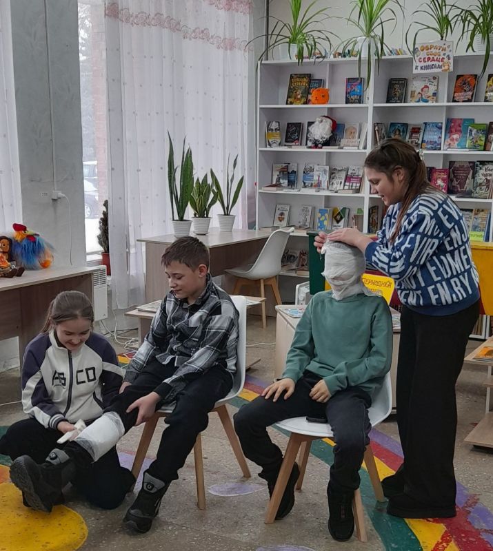 В преддверии Дня защитника Отечества в "Библиотечном филиале для детей МБУ " МЦБС" для детей 5-А класса "Марковской гимназии" прошел литературно-игровой час: "Стоит на страже Родины солдат" В преддверии Дня защитника Отечества в "Библиотечном филиале для детей МБУ " МЦБС" для детей 5-А класса "Марковской гимназии" прошел литературно-игровой час: "Стоит на страже Родины солдат"