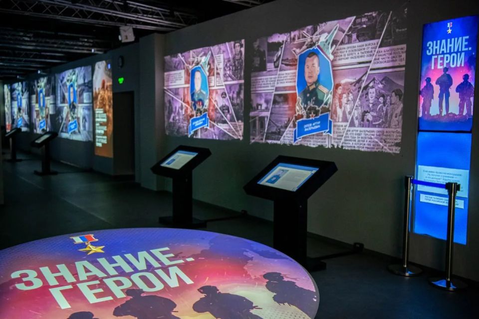 Леонид Пасечник посетил мультимедийный парк «Россия — моя история» в Луганске Леонид Пасечник посетил мультимедийный парк «Россия — моя история» в Луганске