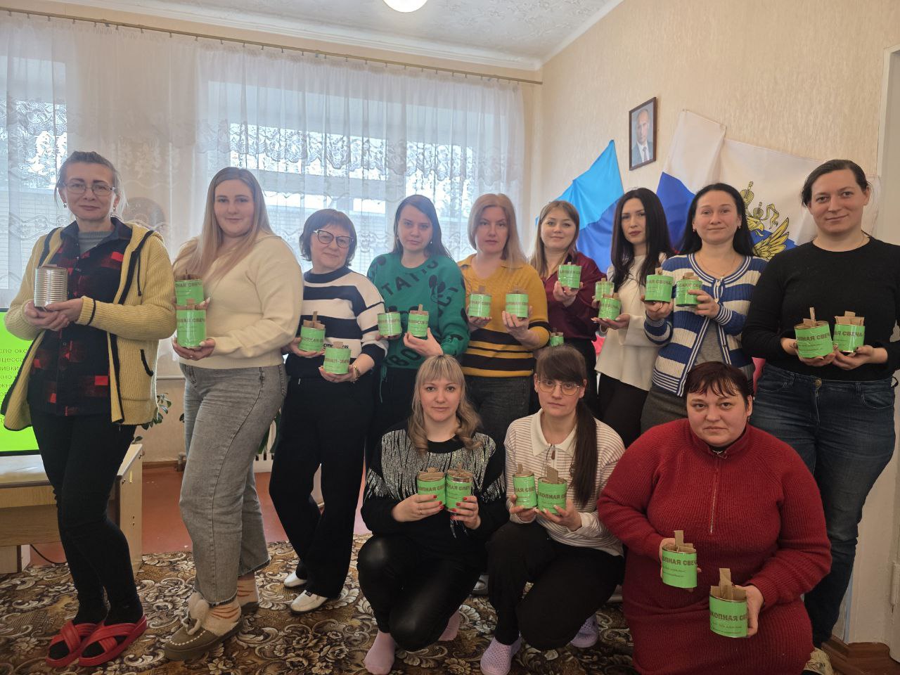 Накануне празднования Дня защитника Отечества в Антрацитовском детском саду № 13 «Барвинок» в течение нескольких дней проходила патриотическая акция «Подари тепло солдату», инициированная партией «Единая Россия» Накануне празднования Дня защитника Отечества в Антрацитовском детском саду № 13 «Барвинок» в течение нескольких дней проходила патриотическая акция «Подари тепло солдату», инициированная партией «Единая Россия»