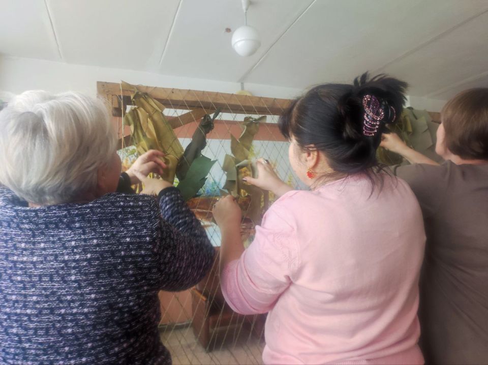 Единороссы провели мастер-классы по изготовлению маскировочных сетей в рамках акции «Zа Победу» Единороссы провели мастер-классы по изготовлению маскировочных сетей в рамках акции «Zа Победу»