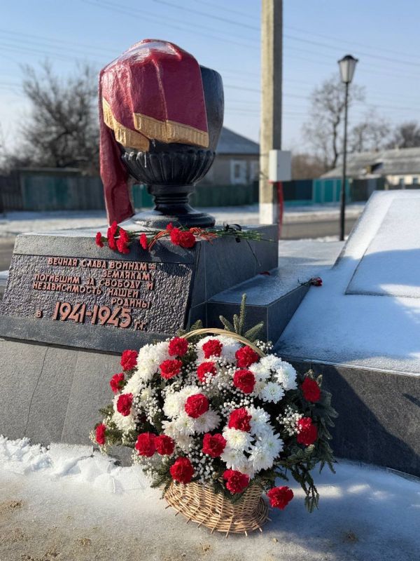 Марина Филиппова: В Новоайдаре прошёл митинг-концерт в честь Дня защитника Отечества Марина Филиппова: В Новоайдаре прошёл митинг-концерт в честь Дня защитника Отечества