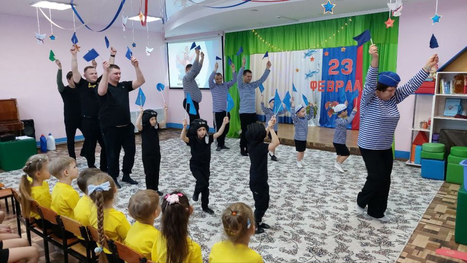 В преддверии Дня Защитника Отечества в ГБДОУ ЛНР «Беловодский ясли-сад №3 «Родничок» прошло спортивное мероприятие «Отец и сын – великая сила!» для детей старшего дошкольного возраста и их родителей В преддверии Дня Защитника Отечества в ГБДОУ ЛНР «Беловодский ясли-сад №3 «Родничок» прошло спортивное мероприятие «Отец и сын – великая сила!» для детей старшего дошкольного возраста и их родителей