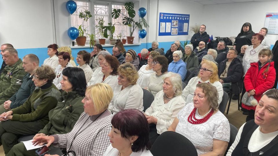 В преддверии Дня защитника Отечества «Единая Россия» организовала праздничный концерт в Рубежном В преддверии Дня защитника Отечества «Единая Россия» организовала праздничный концерт в Рубежном
