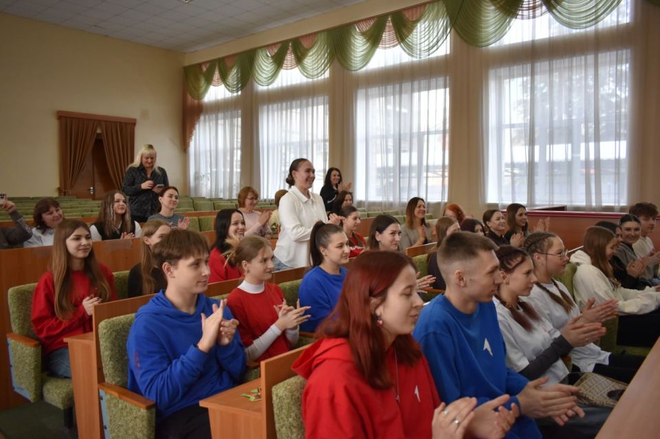 Владимир Чернев: Сегодня провёл встречу с активистами Движения Первых, приуроченную ко Дню защитника Отечества Владимир Чернев: Сегодня провёл встречу с активистами Движения Первых, приуроченную ко Дню защитника Отечества