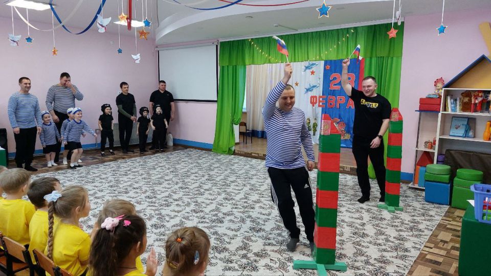 В преддверии Дня Защитника Отечества в ГБДОУ ЛНР «Беловодский ясли-сад №3 «Родничок» прошло спортивное мероприятие «Отец и сын – великая сила!» для детей старшего дошкольного возраста и их родителей В преддверии Дня Защитника Отечества в ГБДОУ ЛНР «Беловодский ясли-сад №3 «Родничок» прошло спортивное мероприятие «Отец и сын – великая сила!» для детей старшего дошкольного возраста и их родителей