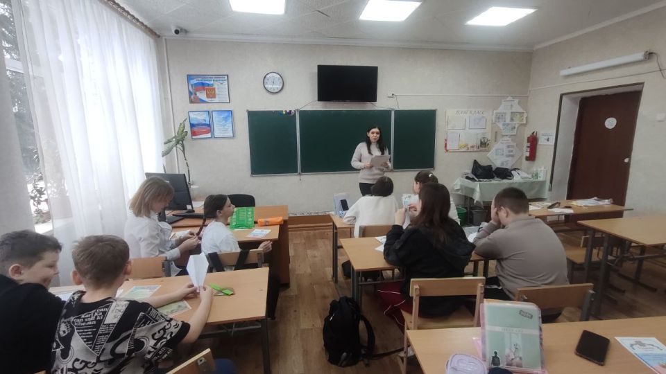 В Славяносербской школе состоялся литературно-поэтический час «Не возвращаться не могу» В Славяносербской школе состоялся литературно-поэтический час «Не возвращаться не могу»