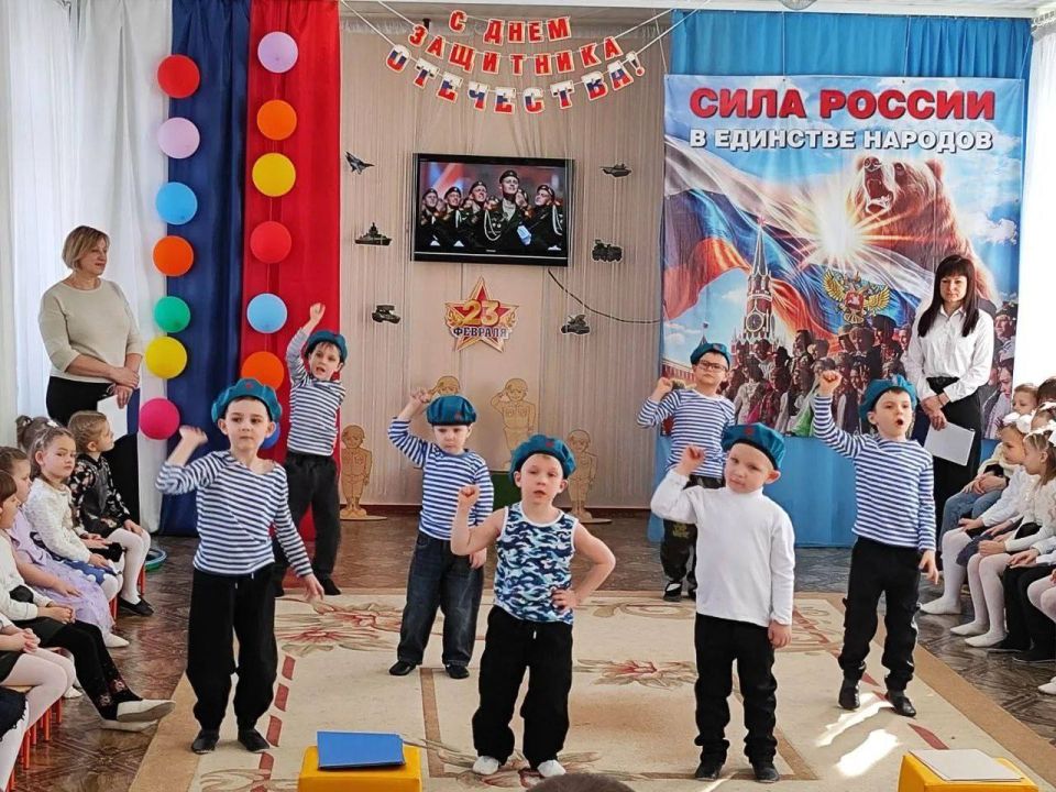 День защитника Отечества, отмечаемый 23 февраля, представляет собой важный государственный праздник в России с глубокими историческими корнями День защитника Отечества, отмечаемый 23 февраля, представляет собой важный государственный праздник в России с глубокими историческими корнями