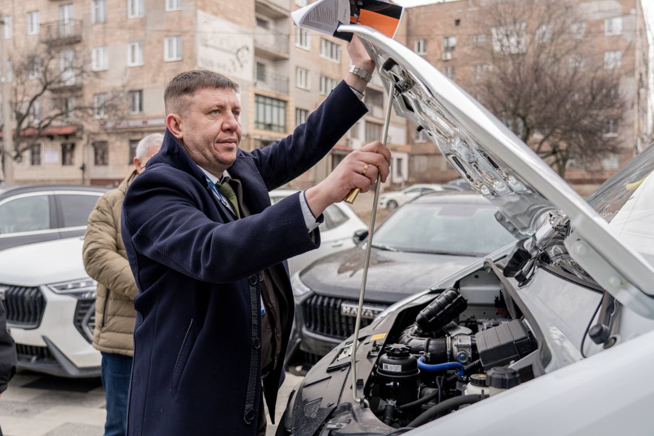 Перевальский музей получил автобус при поддержке ПФКИ и «РУССКОГО ЦЕНТРА» Перевальский музей получил автобус при поддержке ПФКИ и «РУССКОГО ЦЕНТРА»
