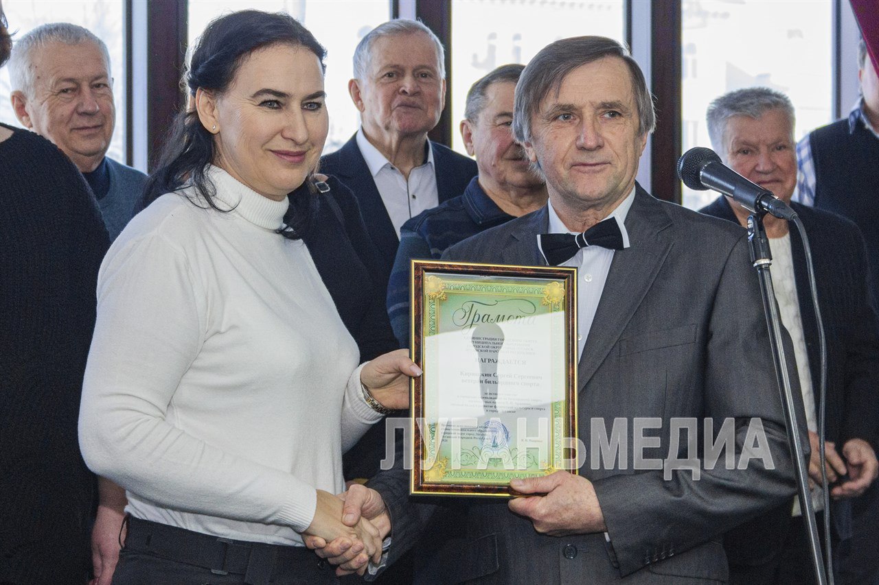 Стартовал Кубок города Луганска по бильярдному спорту, посвященный памяти Виктора Арданова Стартовал Кубок города Луганска по бильярдному спорту, посвященный памяти Виктора Арданова