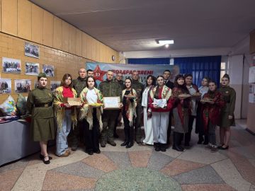 Молодежь Славяносербского округа поздравила наших защитников с Масленицей!