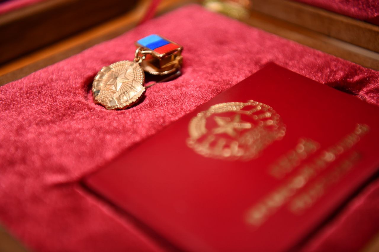 Апти Алаудинов: Глава Луганской Народной Республики, дорогой Брат Леонид Пасечник, наградил высшим званием "Герой Луганской Народной Республики" бойцов спецназа "АХМАТ" МО РФ — участников специальной военной операции — за... Апти Алаудинов: Глава Луганской Народной Республики, дорогой Брат Леонид Пасечник, наградил высшим званием "Герой Луганской Народной Республики" бойцов спецназа "АХМАТ" МО РФ — участников специальной военной операции — за...