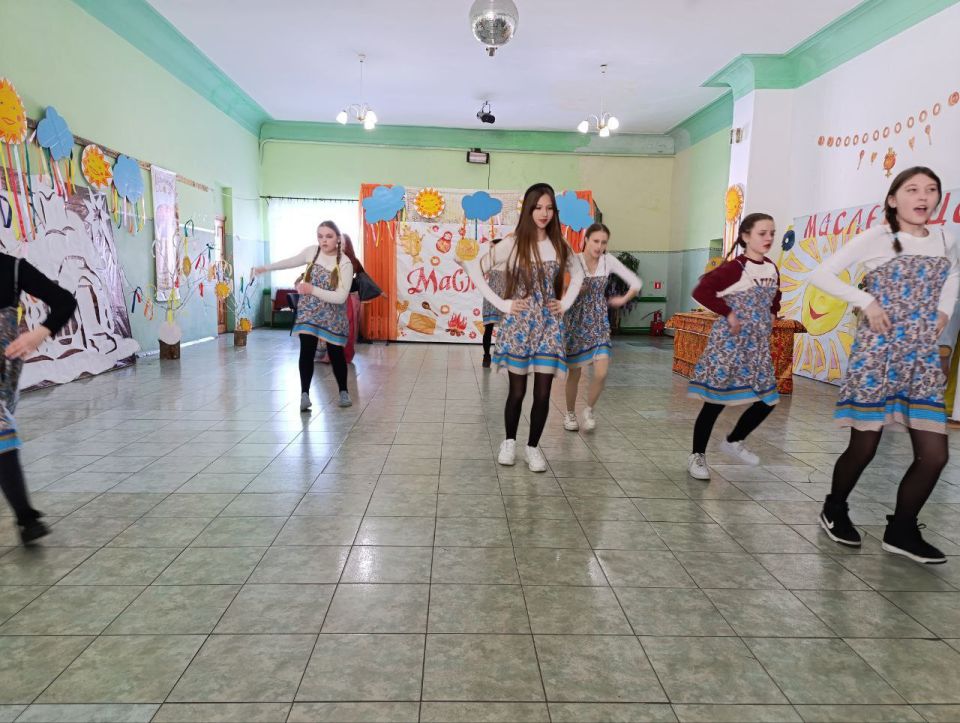 В Доме культуры пгт Михайловка прошла тематическая развлекательная программа «Масленичные забавы» В Доме культуры пгт Михайловка прошла тематическая развлекательная программа «Масленичные забавы»