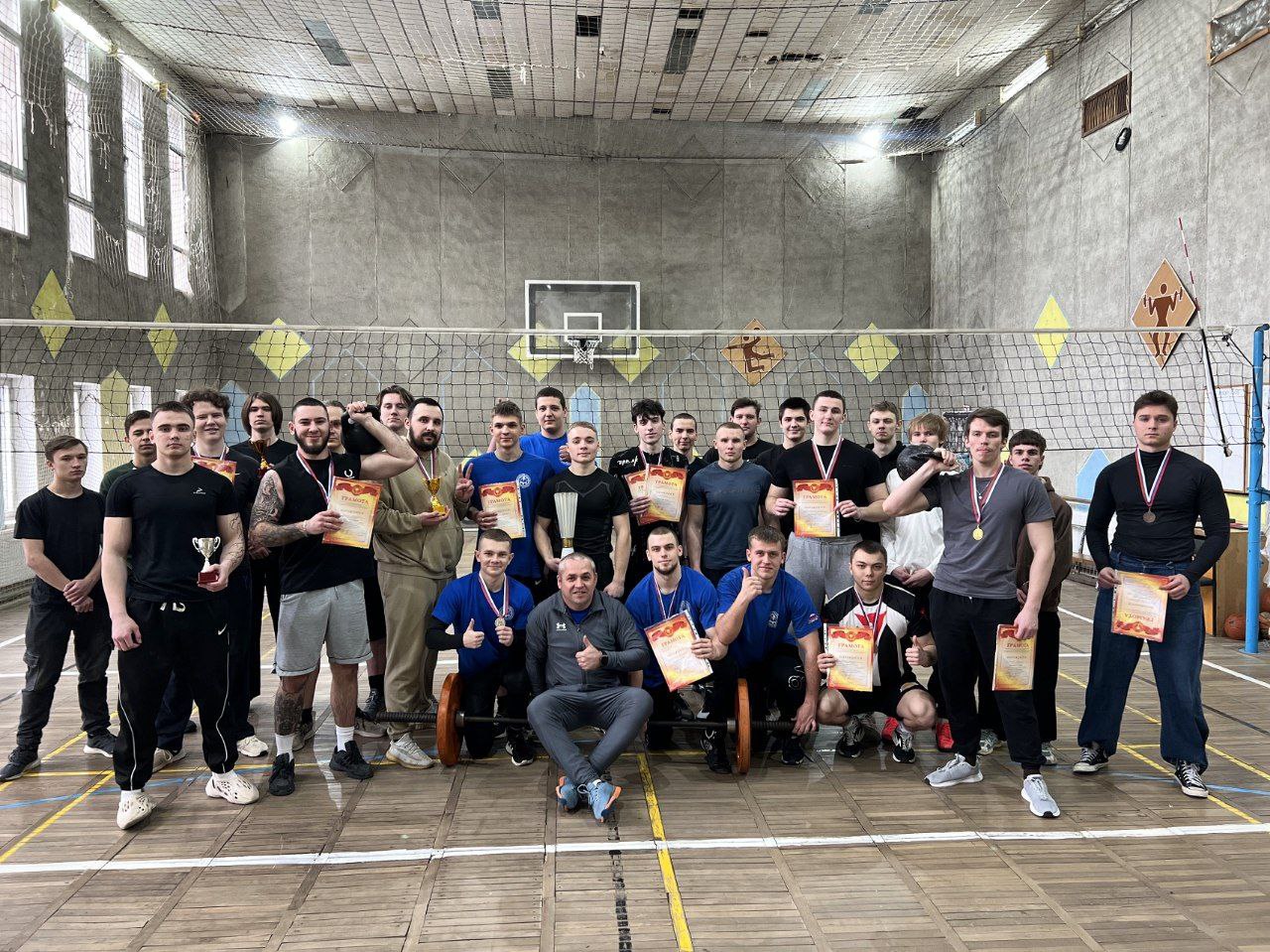 В спортивном комплексе Краснодонского факультета инженерии и менеджмента (филиал) ЛГУ им. В. Даля состоялись яркие соревнования по силовым видам спорта В спортивном комплексе Краснодонского факультета инженерии и менеджмента (филиал) ЛГУ им. В. Даля состоялись яркие соревнования по силовым видам спорта