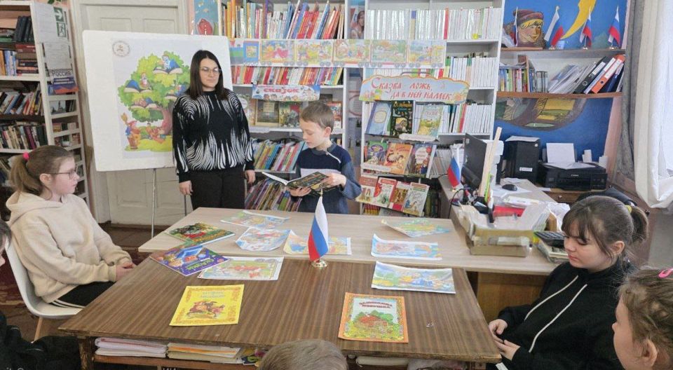 Литературные чтения. «Сказка ложь, да в ней намек» Литературные чтения. «Сказка ложь, да в ней намек»