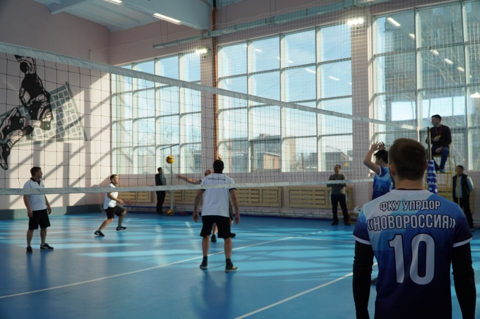 Представители дорожно-транспортной отрасли региона отметили четвертую годовщину признания Россией Луганской Народной Республики спортивным турниром Представители дорожно-транспортной отрасли региона отметили четвертую годовщину признания Россией Луганской Народной Республики спортивным турниром