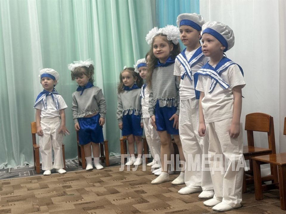 Морской тематике был посвящен праздничный утренник в детском саду «Аленка» города Первомайска Морской тематике был посвящен праздничный утренник в детском саду «Аленка» города Первомайска