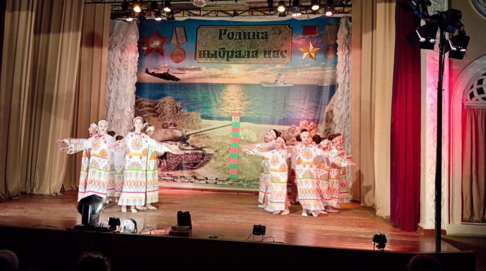 В Доме культуры им. Горького пгт Ясеновский прошло праздничное мероприятие В Доме культуры им. Горького пгт Ясеновский прошло праздничное мероприятие