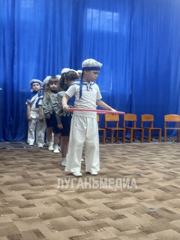 Морской тематике был посвящен праздничный утренник в детском саду «Аленка» города Первомайска Морской тематике был посвящен праздничный утренник в детском саду «Аленка» города Первомайска