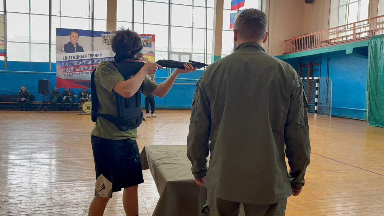 Юнармейцы Стаханова показали себя на "Суворовском зачете"! Юнармейцы Стаханова показали себя на "Суворовском зачете"!