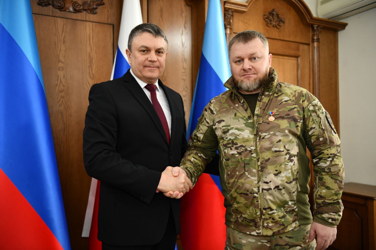 Апти Алаудинов: Глава Луганской Народной Республики, дорогой Брат Леонид Пасечник, наградил высшим званием "Герой Луганской Народной Республики" бойцов спецназа "АХМАТ" МО РФ — участников специальной военной операции — за... Апти Алаудинов: Глава Луганской Народной Республики, дорогой Брат Леонид Пасечник, наградил высшим званием "Герой Луганской Народной Республики" бойцов спецназа "АХМАТ" МО РФ — участников специальной военной операции — за...