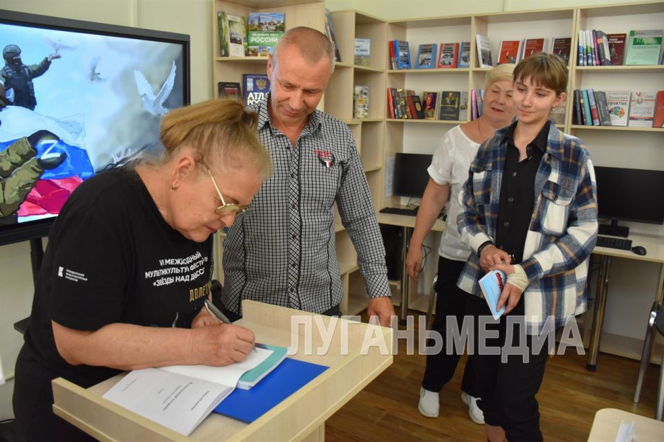 В Международный день родного языка рассказываем о тех, кто продолжает традиции русской литературы в нашей республике В Международный день родного языка рассказываем о тех, кто продолжает традиции русской литературы в нашей республике