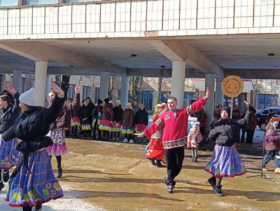 В городе Петровское прошли масленичные гуляния В городе Петровское прошли масленичные гуляния