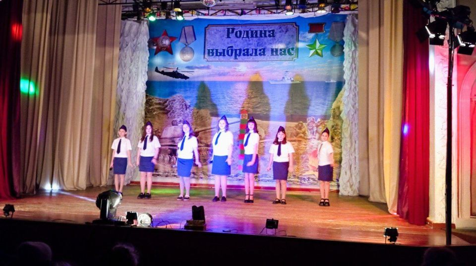 В Доме культуры им. Горького пгт Ясеновский прошло праздничное мероприятие В Доме культуры им. Горького пгт Ясеновский прошло праздничное мероприятие