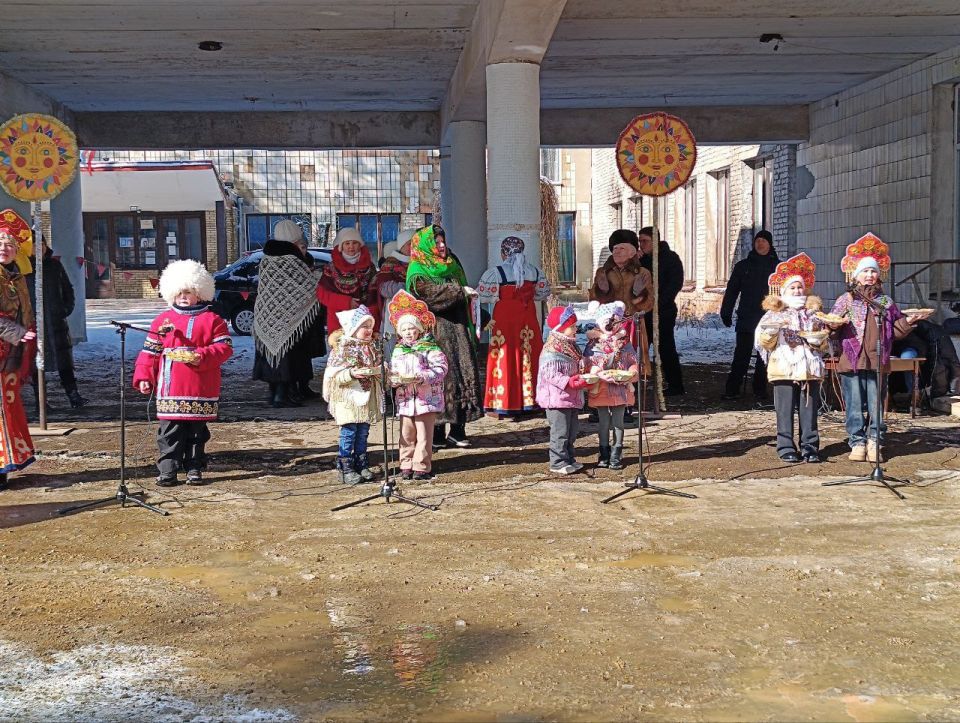 В городе Петровское прошли масленичные гуляния В городе Петровское прошли масленичные гуляния