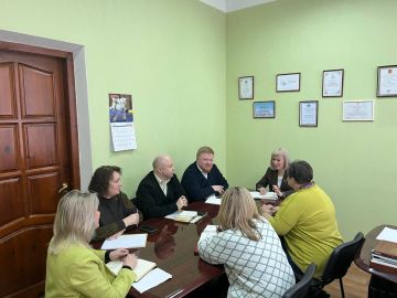 Инна Швенк: Провела совещание, в ходе которого обсудили три ключевых вопроса: