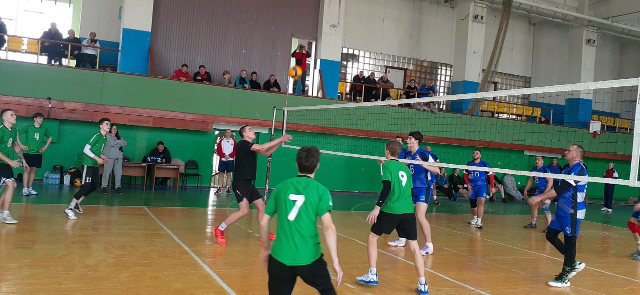 Волейбольные баталии в преддверии 23 февраля Волейбольные баталии в преддверии 23 февраля