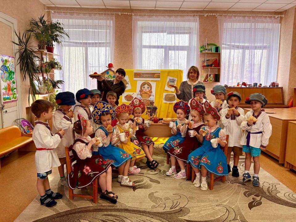 18 февраля В ГБДОУ ЛНР «Лутугинский д/с «Матрешка» прошёл традиционный и всеми любимый праздник — Масленица! 18 февраля В ГБДОУ ЛНР «Лутугинский д/с «Матрешка» прошёл традиционный и всеми любимый праздник — Масленица!