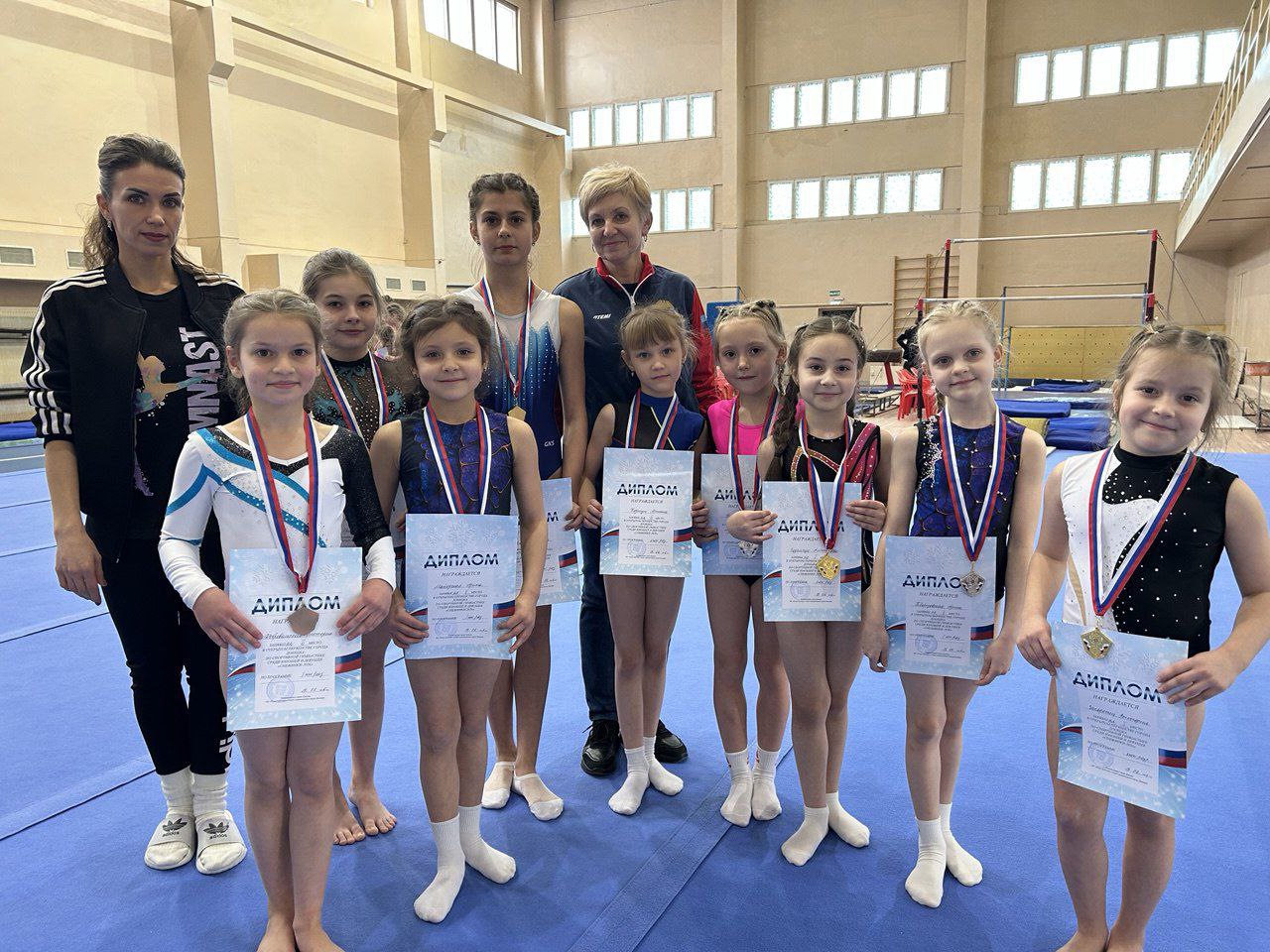 В г.Донецке Ростовской области состоялось открытое первенство по спортивной гимнастике "Снежинки 2026"
