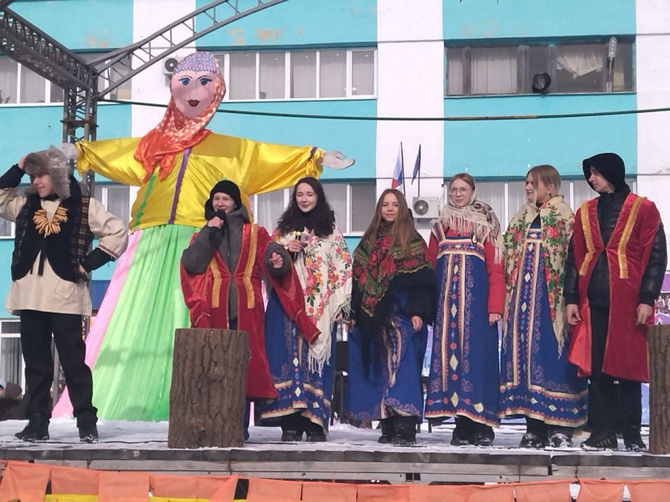 В Суходольске прошло яркое и тёплое театрализованное представление «Масленица к нам идёт — радость нам несёт!», которое собрало жителей и гостей города на праздничное мероприятие, подготовленное работниками культуры города В Суходольске прошло яркое и тёплое театрализованное представление «Масленица к нам идёт — радость нам несёт!», которое собрало жителей и гостей города на праздничное мероприятие, подготовленное работниками культуры города