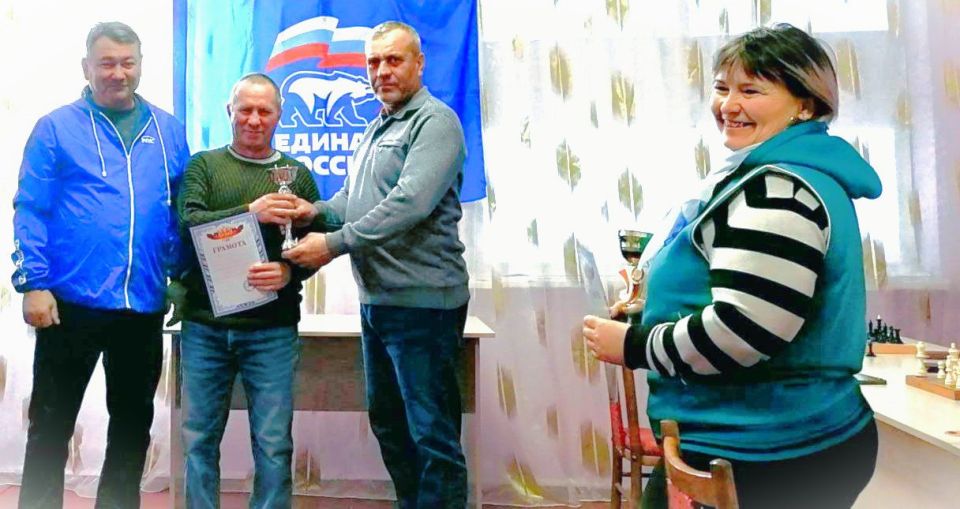 В преддверии Дня Защитника Отечества активисты партии организовали и провели захватывающий шахматно-шашечный турнир, посвященный великому празднику 23 февраля В преддверии Дня Защитника Отечества активисты партии организовали и провели захватывающий шахматно-шашечный турнир, посвященный великому празднику 23 февраля